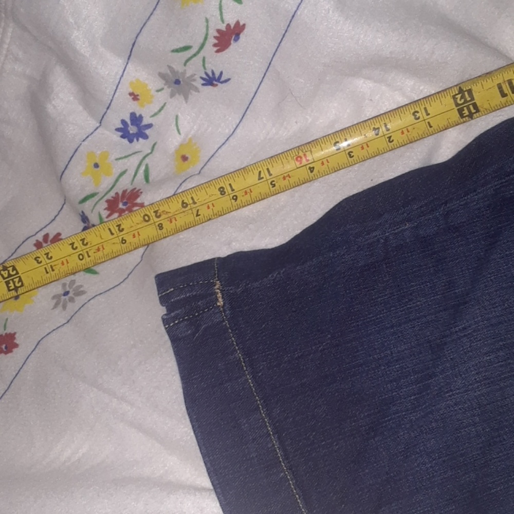 Apple Bottom Jean Capris - Picture 5 of 5